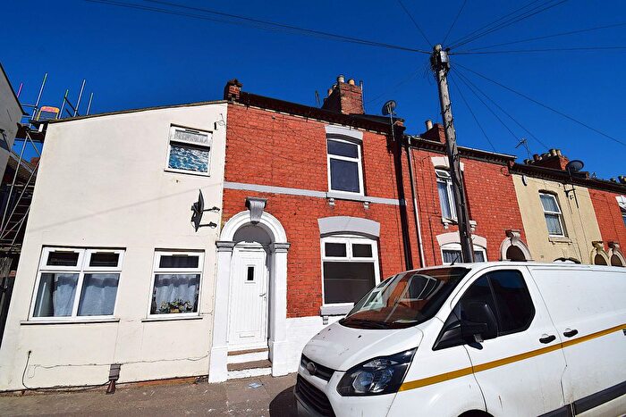 2 Bedroom Terraced House To Rent In Queens Road, Northampton, NN1
