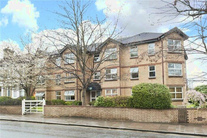 1 Bedroom Apartment To Rent In Bedford Hill, London, SW12