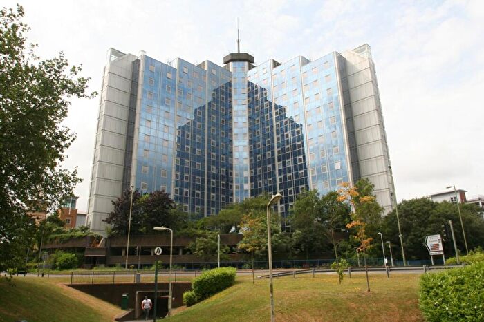 1 Bedroom Apartment For Sale In Churchill Way, Basingstoke, Hampshire, RG21