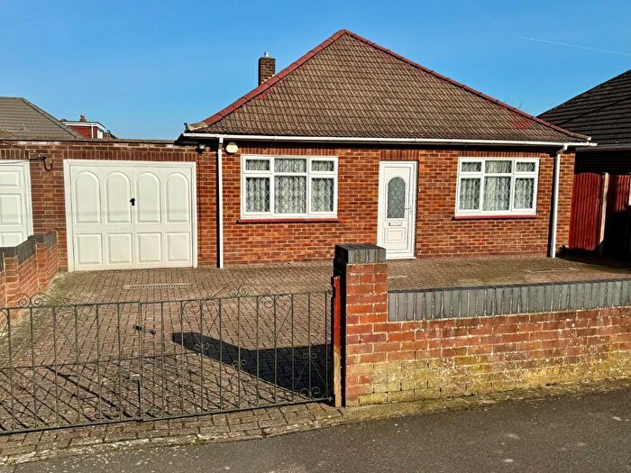 3 Bedroom Detached Bungalow To Rent In Grain Road, Gillingham, Kent, ME8
