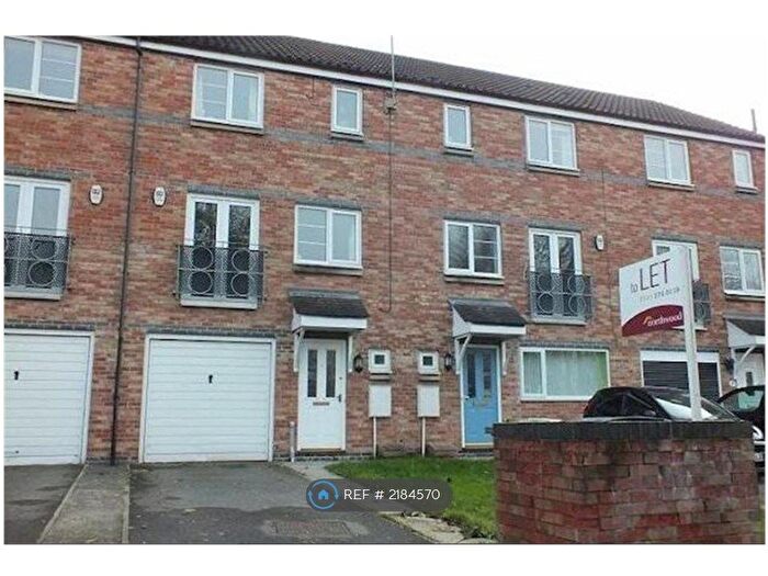 3 Bedroom Terraced House To Rent In St. Cuthberts Road, Gateshead, NE8