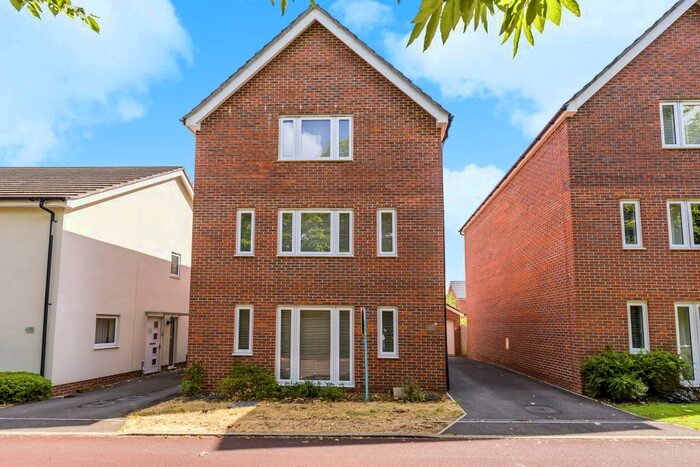 4 Bedroom Detached House To Rent In The Parks, Bracknell, RG12