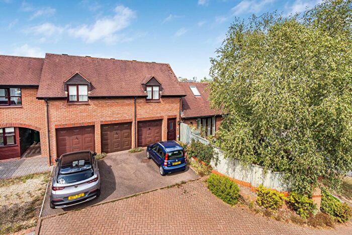 3 Bedroom End Of Terrace House For Sale In Fairmead Court, Pinn Lane, Exeter, EX1