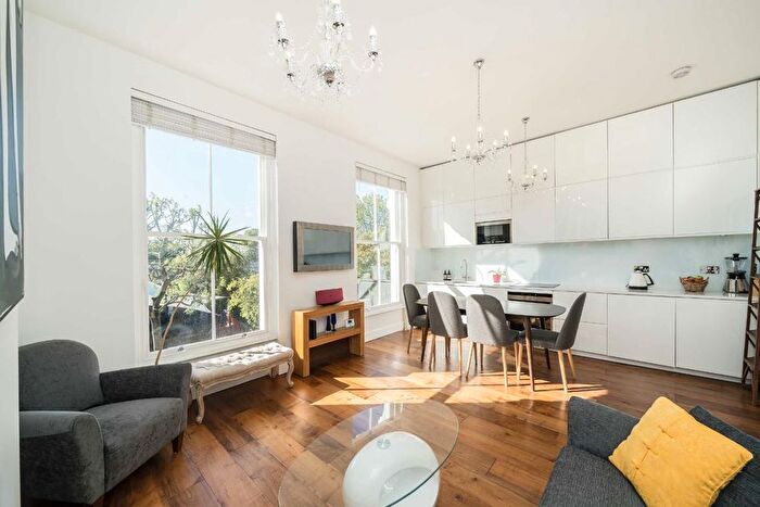2 Bedroom Flat For Sale In Cambridge Gardens, North Kensington, W10