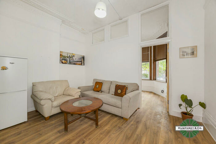 2 Bedroom Flat To Rent In Mansfield Road, IG1