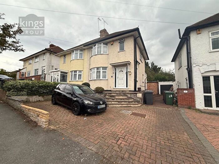 3 Bedroom Property For Sale In Amesbury Drive, London, E4