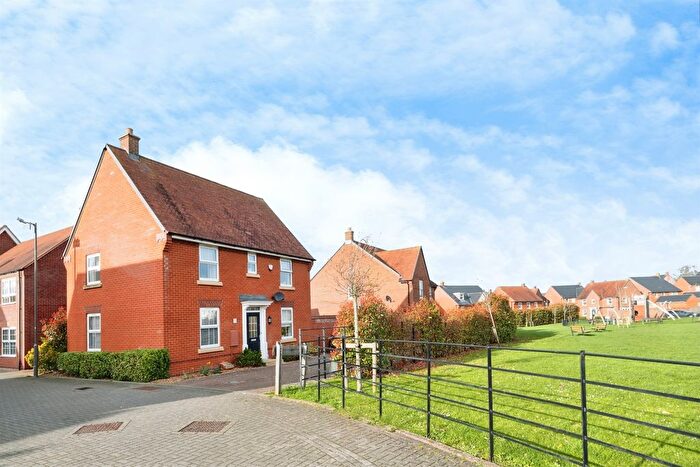3 Bedroom Detached House For Sale In Turnside Street, Buckingham, MK18