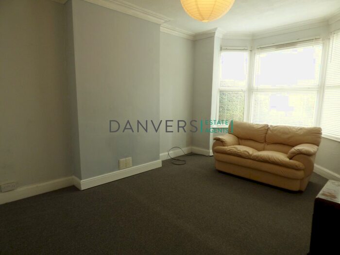 4 Bedroom End Of Terrace House To Rent In Fosse Road South, Leicester, LE3