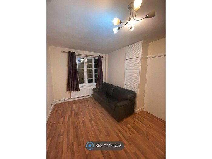 2 Bedroom Flat To Rent In Kings Drive, Wembley, HA9