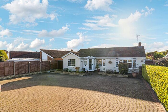 3 Bedroom Bungalow For Sale In Meppershall Road, Upper Stondon, Henlow, SG16
