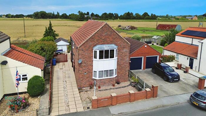 3 Bedroom Detached House For Sale In Canal Lane, West Stockwith, Doncaster, DN10