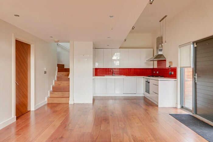 3 Bedroom Semi-Detached House For Sale In Round Hill, Sydenham, London, SE26