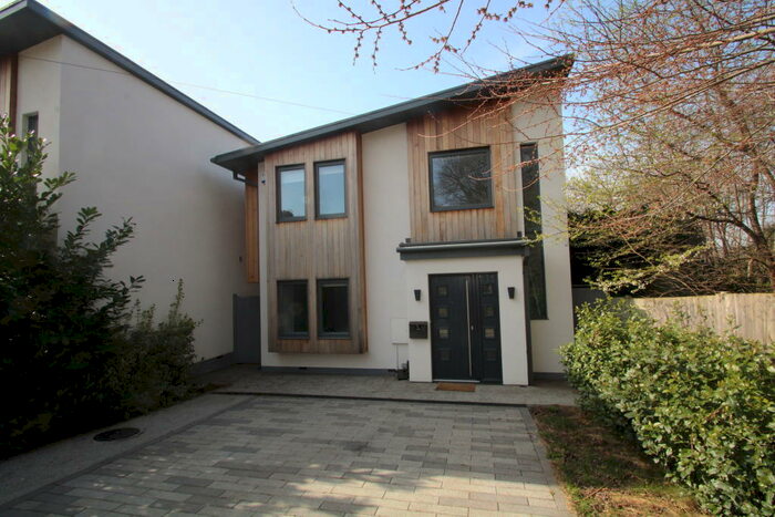 4 Bedroom Detached House To Rent In Verdayne Avenue, Croydon, CR0