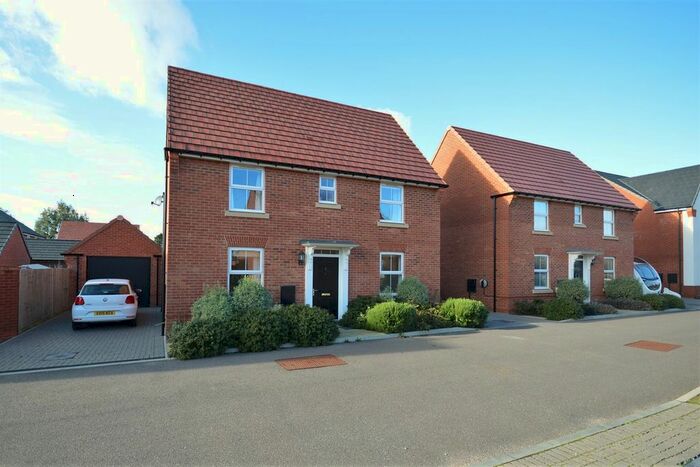 3 Bedroom Detached House To Rent In Toop Gardens, Aldingbourne, Chichester, PO20
