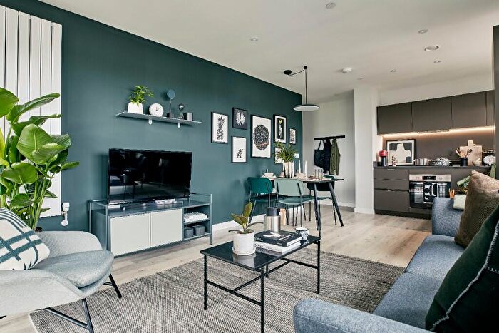 2 Bedroom Apartment To Rent In Failreads, Wickford Way, London, E17
