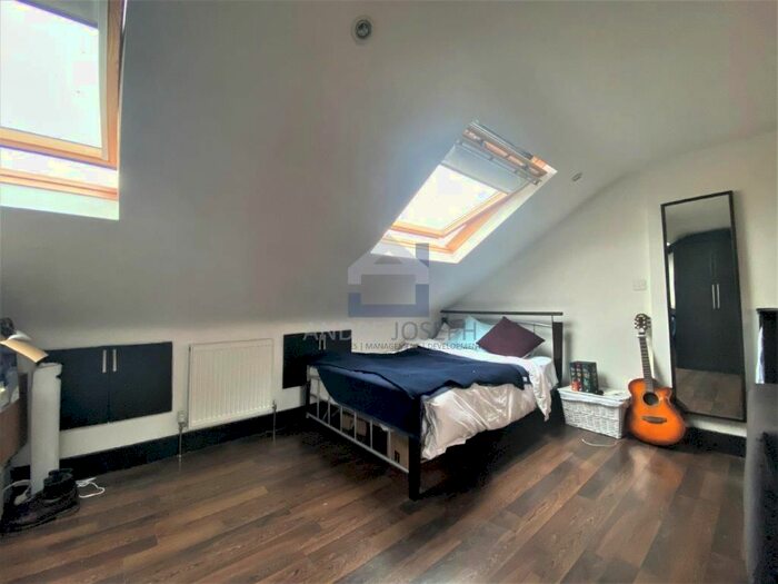 Studio To Rent In Kellino Street, Tooting, London, SW17