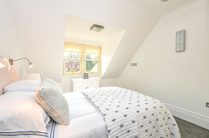 2 Bedroom Apartment For Sale In Walshaw Avenue, Colwyn Bay, Conwy, LL29