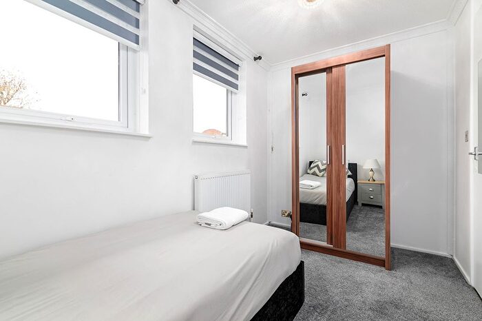 4 Bedroom End Of Terrace House To Rent In Clifton Way, London, SE15