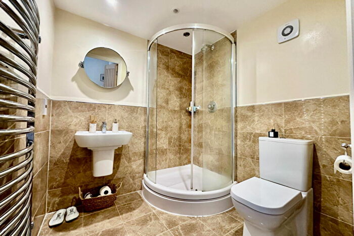 2 Bedroom Apartment For Sale In The Stables, Raywell, Cottingham, HU16