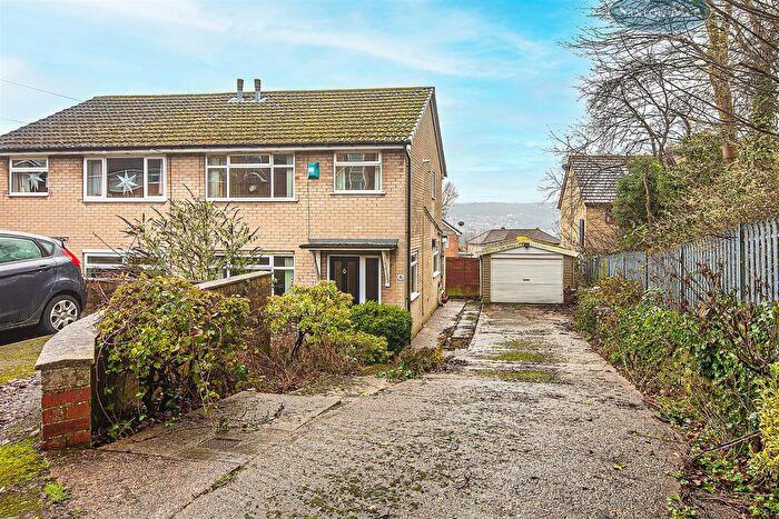 3 Bedroom Semi Detached House For Sale In Studfield Drive, Wadsley, Sheffield, S6