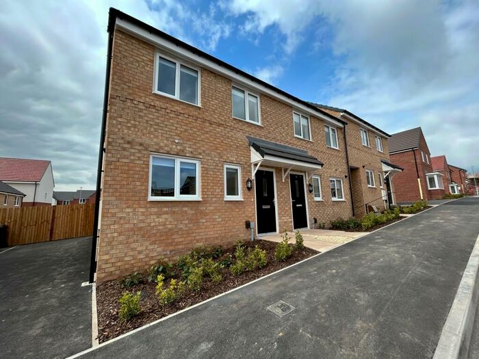 3 Bedroom Semi-Detached House To Rent In Slim Drive, NG4