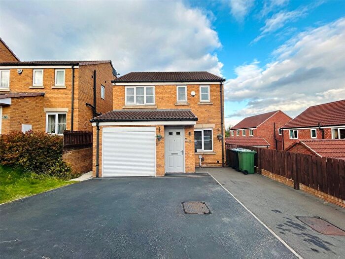 3 Bedroom Detached House For Sale In Seven Hill Way, Morley, Leeds, West Yorkshire, LS27