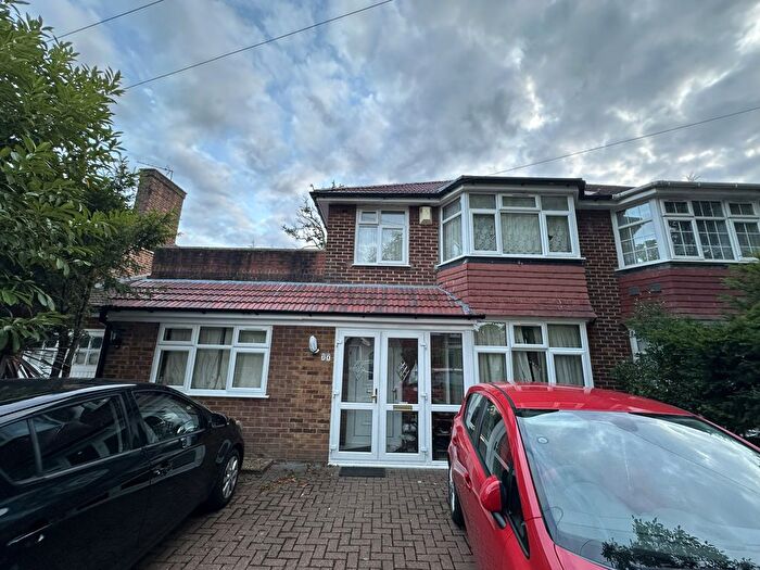 4 Bedroom Semi-detached House For Sale In Firs Drive, Hounslow, TW5