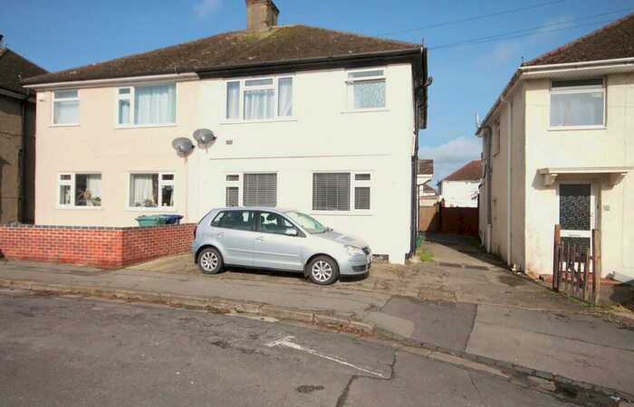 2 Bedroom Apartment To Rent In Gaisford Road, Cowley, Oxford, OX4