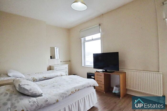 3 Bedroom Terraced House For Sale In Cromwell Street, Coventry, CV6