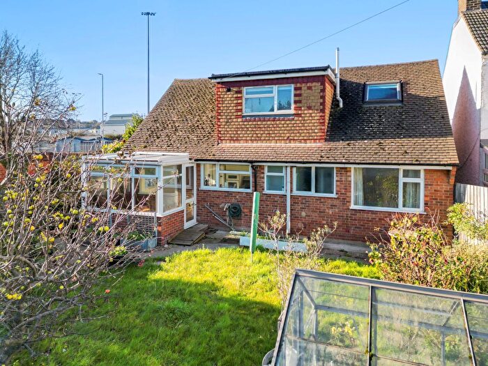 4 Bedroom Chalet For Sale In Railway Road, Newhaven, BN9