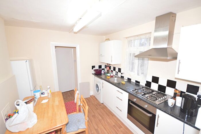 1 Bedroom Maisonette To Rent In Wakefield Street, London, E6