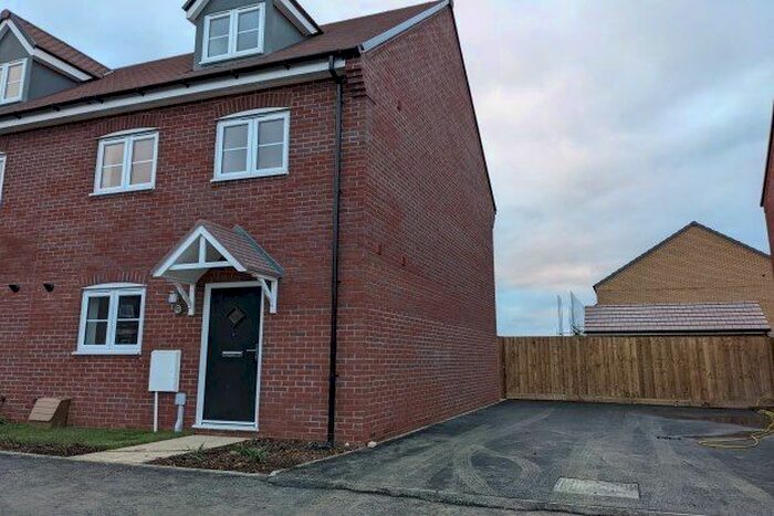 4 Bedroom Property To Rent In Hunts Grove Drive, Gloucester GL2