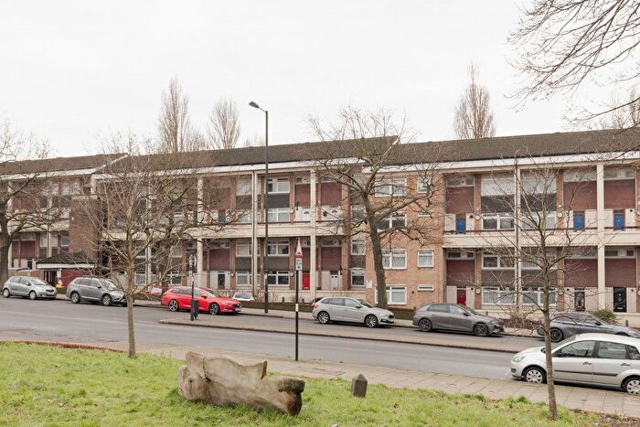 2 Bedroom Flat For Sale In Southend Lane, Lower Sydenham, SE6