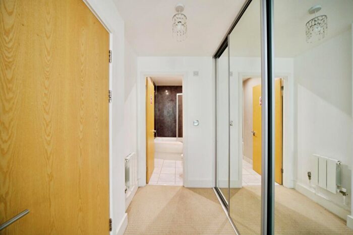 1 Bedroom Flat For Sale In Millharbour, London, E14