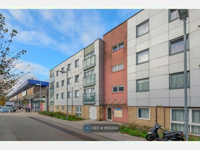 2 Bedroom Flat To Rent In Cray View Close, Orpington, BR5