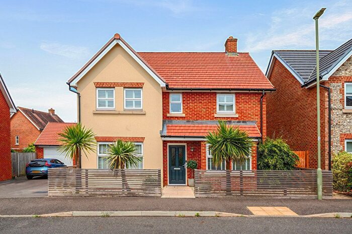 4 Bedroom Detached House For Sale In Skylark Avenue, Emsworth, PO10