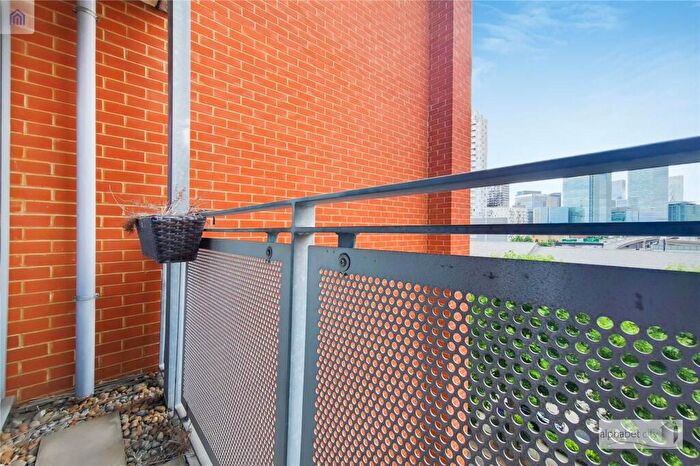 1 Bedroom Flat To Rent In Explorers Court, Newport Avenue, London, E14