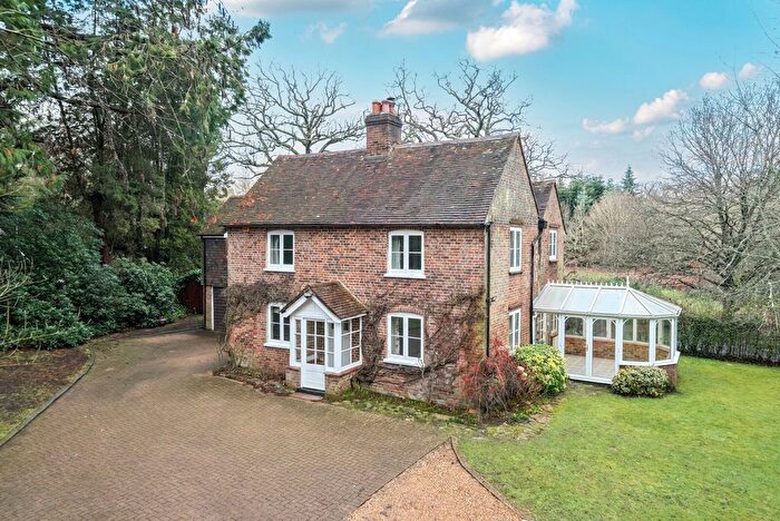 5 Bedroom Detached House For Sale In Blackhorse Road, Woking, GU22