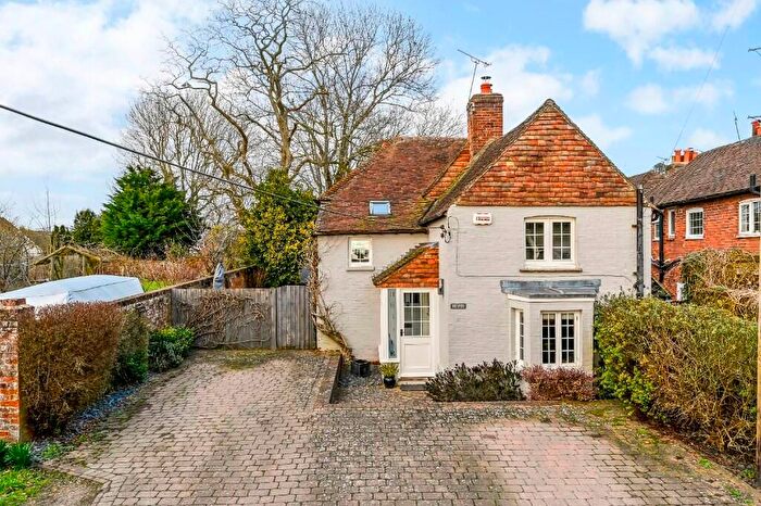 2 Bedroom Cottage For Sale In The Street, Mersham, TN25