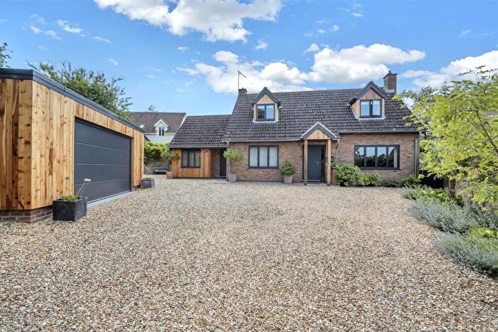 4 Bedroom Detached House For Sale In Hardwick Lane, Bury St. Edmunds, IP33