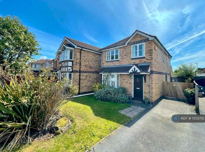 3 Bedroom Detached House To Rent In Honeysuckle Place, Blackpool, FY2