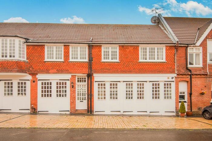 3 Bedroom Mews To Rent In De Walden Mews, Meads Road, Eastbourne, BN20