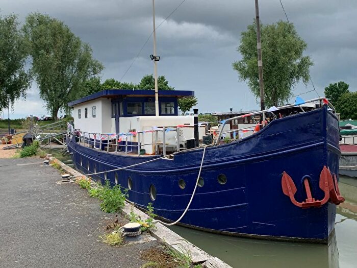 3 Bedroom Detached House For Sale In The Embankment Marina, Albion Parade, Kent, Gravesend, DA12