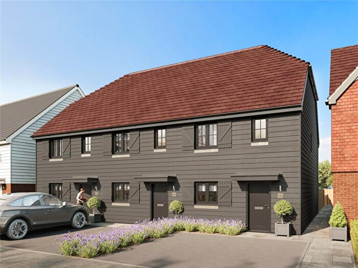 3 Bedroom Terraced House For Sale In Brook Avenue, Pottery Grove, Dell, CT14