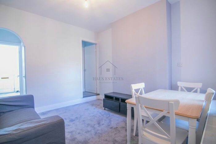 3 Bedroom Terraced House To Rent In Filbert Street, Leicester, Leicestershire, LE2