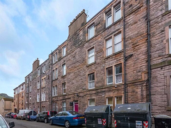 1 Bedroom Flat To Rent In Lyne Street, Edinburgh, EH7