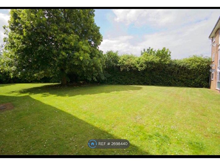 2 Bedroom Flat To Rent In Foxglove Way, Chelmsford, CM1