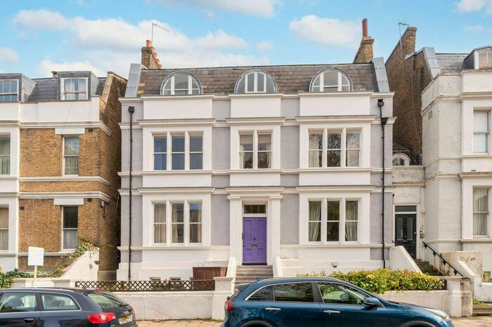 2 Bedroom Flat To Rent In Victoria Rise, Clapham, London, SW4