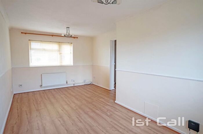 3 Bedroom Maisonette To Rent In Rochford Road, Southend On Sea, SS2