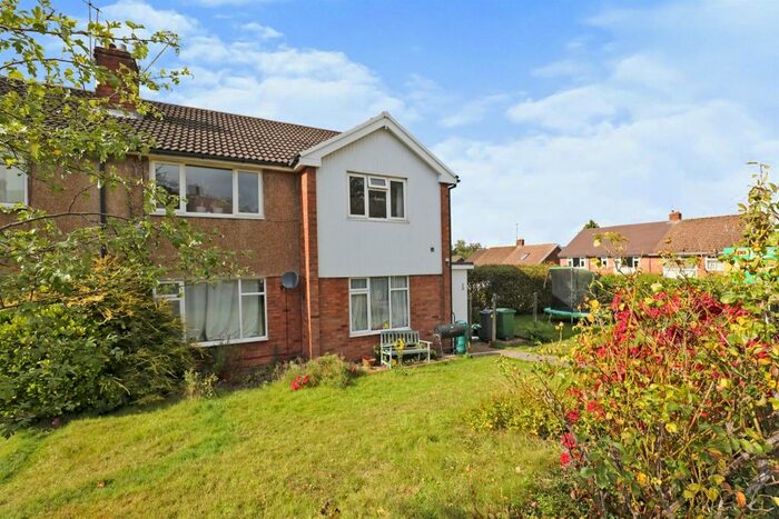 2 Bedroom Maisonette To Rent In Gwynant Crescent, Cyncoed, Cardiff, CF23